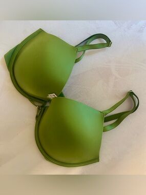 Victoria's Secret Lime Green Very Sexy Lightly Lined Bra
